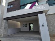 Casa VENTA Fraccionamiento Valle de Cumbres Premier...