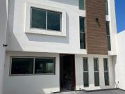 Casa Venta, funcional e iluminada, Marcos Castellano, El...
