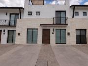 CASA VENTA JURIQUILLA TORRE DE PIEDRA QUERETARO CON ROOF
