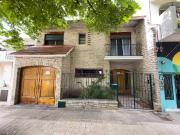 CASA VENTA LA PLATA 3 DORMITORIOS APTO BANCO