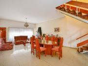 CASA VENTA LA PLATA 3 DORMITORIOS TERRAZA PARRILLA