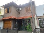 CASA VENTA LA PLATA 4 DORMITORIOS JARDIN COCHERA