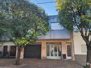 CASA VENTA LA PLATA EN BLOQUE LOCAL Y DEPARTAMENTO