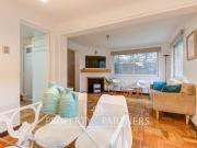 Casa venta las condes con patio y estacionamiento Metro...