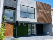 CASA venta LOMAS de Angelopolis