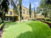 Casa venta LOMAS Elegante con gran jardín / Elegant with...