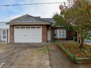 CASA VENTA LOS HORNOS 3 DORMITORIOS PATIO GARAGE