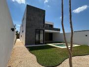 CASA VENTA MERIDA CON ALBERCA EN PRIVADA CON AMENIDADES...
