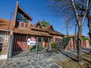 CASA VENTA MONTE GRANDE CON PILETA SOBRE DOS LOTES