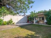 Casa venta muy luminosa con jardín, galería parrilla y...