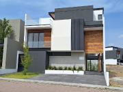 Casa venta Querétaro la vista cerca refugio y megacomercial