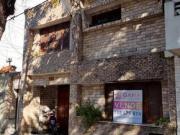 Casa venta Refinerias Rosario al frente con cochera,...