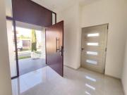 Casa Venta remodelada completamente dentro de los paseos...