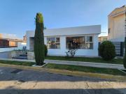 Casa Venta remodelada completamente dentro de los paseos...