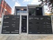 Casa VENTA REMODELADA en CHAPALITA