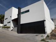 CASA VENTA/ RENTA EN CA?ADA DEL REFUGIO LEON GUANAJUATO...