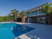 Casa venta Santa Bárbara 9 ambientes lago central