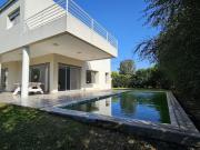 CASA VENTA TRES DORMITORIOS PISCINA JARDIN FUNES TOWN...