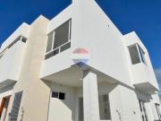 Casa venta urb cristal azul zona sur de manta g 08