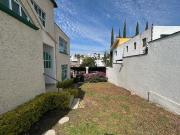 CASA VENTA VILLAS DEL MESON CON DEPARTAMENTOS ANEXOS...