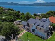 Casa Villa del Lago bajada al lago