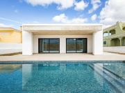 Casa / Villa T3 em Mexilhoeira Grande de 237,00 m²