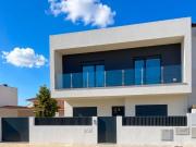 Casa / Villa T4 em Amora de 200,00 m²