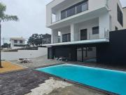 Casa / Villa T4 em Charneca De Caparica E Sobreda de...