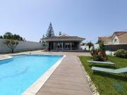 Casa / Villa T4 em Charneca De Caparica E Sobreda de...