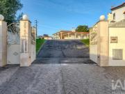 Casa / Villa T5 em Regueira de Pontes de 318,00 m²