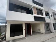Casa vip de venta en zona residencial y comercial,...