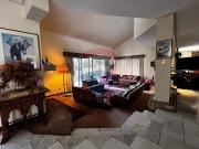 Casa y Comercio en Los Pintores, Las Condes