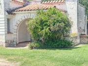 Casa y departamento de dos dormitorios en venta sobre...