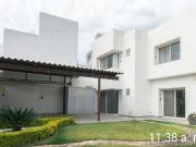 Casa en Renta sobre Garza Sada, al Norte de