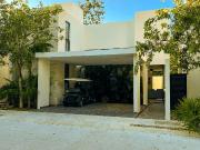 CasaCasa en venta en Playa del Carmen a 8 min de la...