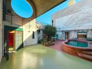 Casa de 3 dormitorios más comodín, cochera y pileta en...