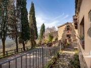 Casale antico con piscina e spa, Loro Ciuffenna Toscana... Casale antico con piscina e spa, Loro Ciuffenna Toscana...