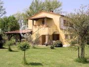 Casale esclusivo con piscina e 13 ettari di terreno:...