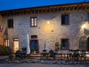 Casale in pietra con appartamenti e piscina Castellina...