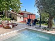 Casale in pietra con piscina, doppio appartamento 300m²...