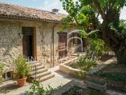 Casale in vendita a Pioraco 619m² Pioraco