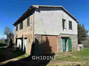 CASALE in VENDITA a SCANSANO BACCINELLO di 9 vani CASALE in VENDITA a SCANSANO BACCINELLO di 9 vani