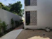 Casa/Loft minimalista amueblada en renta en el corazón...