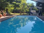 Casaquinta con a?eja arboleda en 2100 M?