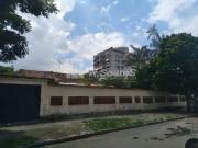 Casas, com 03 quartos sendo 01 suÃte, 1462m2, em PraÃ§a...