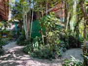 Casas com 10 suítes na Praia de Itamambuca, lado par