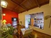 Casas con galpón y Jardín