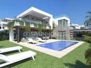 Casas de 3 Dormitorios con Piscina Cerca de Servicios en...