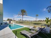 Casas de 3 Dormitorios en un Complejo de Golf en Pilar...