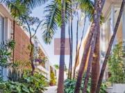 Casas de alto padrão em condomínio fechado